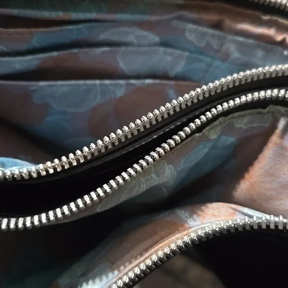 HOBO BLACK LEATHER DOUBLE ZIPPER WOMENS WALLET.. #7694 - Picture 6 of 7